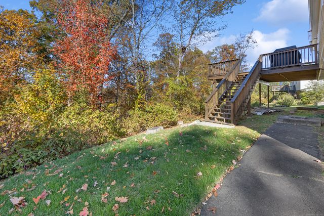 25 Stowe Court, Hamden, CT 06514