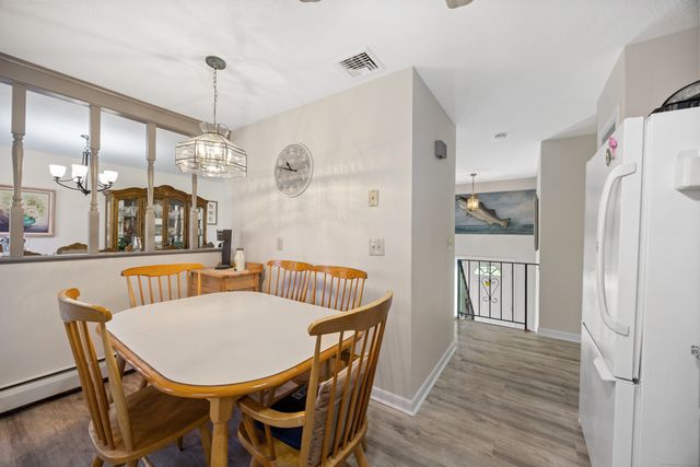 25 Stowe Court, Hamden, CT 06514