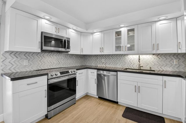 2220 S Ocean Boulevard 304, Delray Beach, FL 33483