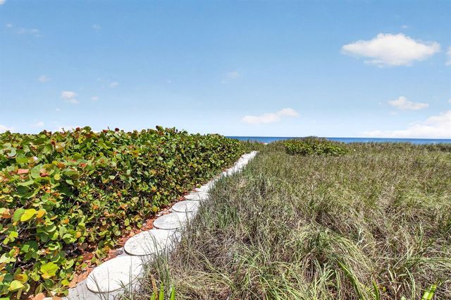 2220 S Ocean Boulevard 304, Delray Beach, FL 33483