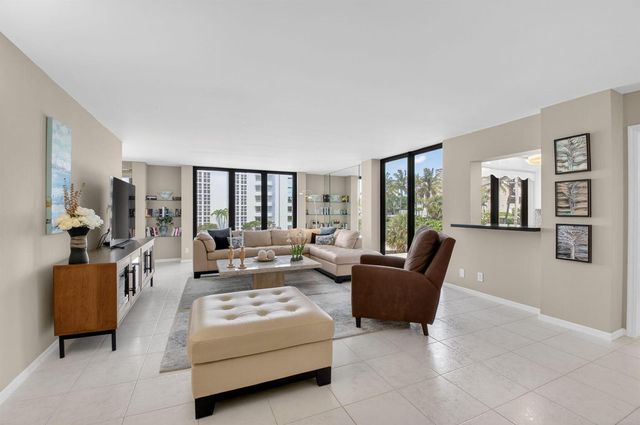 2220 S Ocean Boulevard 304, Delray Beach, FL 33483