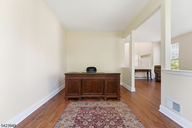 24 Kentworth Ct, Raritan Twp., NJ 08822