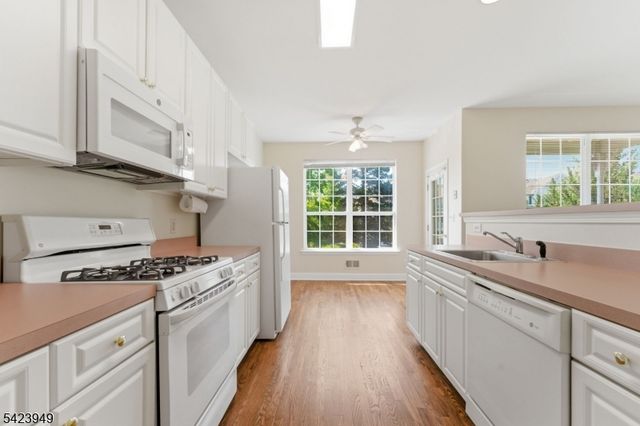 24 Kentworth Ct, Raritan Twp., NJ 08822
