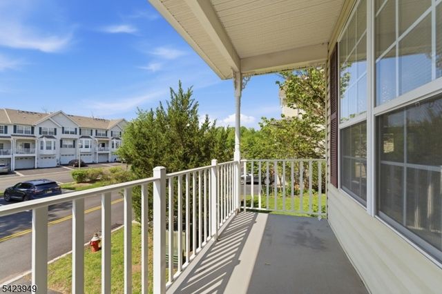 24 Kentworth Ct, Raritan Twp., NJ 08822