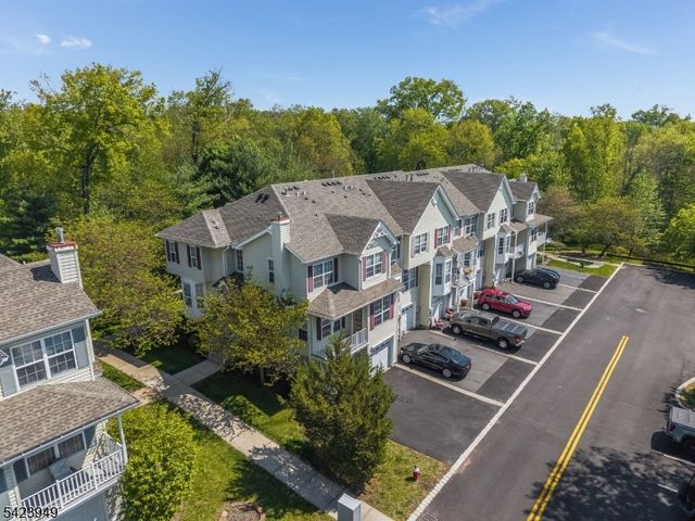 24 Kentworth Ct, Raritan Twp., NJ 08822