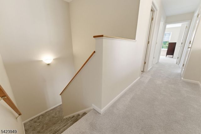 24 Kentworth Ct, Raritan Twp., NJ 08822