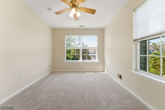 24 Kentworth Ct, Raritan Twp., NJ 08822