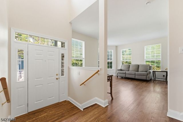 24 Kentworth Ct, Raritan Twp., NJ 08822