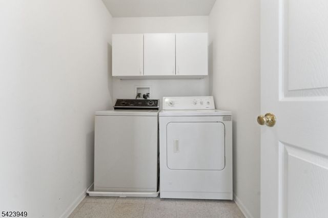 24 Kentworth Ct, Raritan Twp., NJ 08822