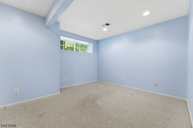 24 Kentworth Ct, Raritan Twp., NJ 08822