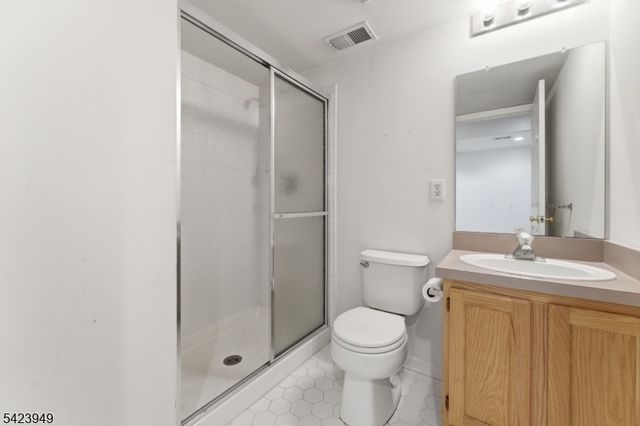 24 Kentworth Ct, Raritan Twp., NJ 08822