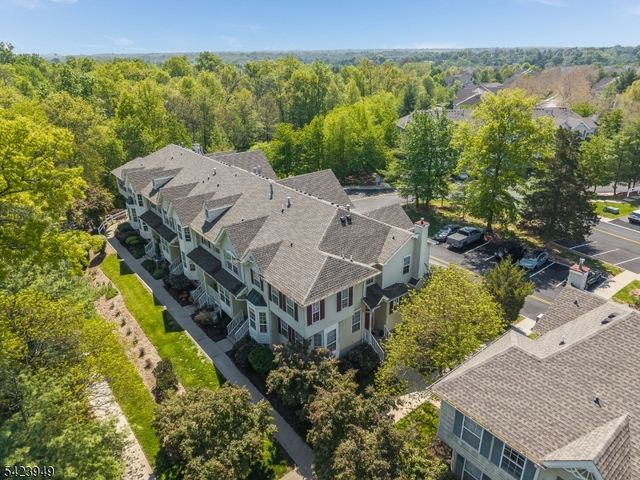 24 Kentworth Ct, Raritan Twp., NJ 08822