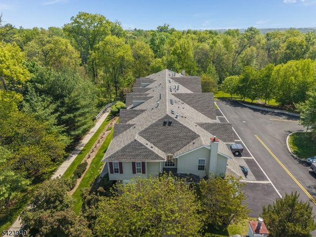 24 Kentworth Ct, Raritan Twp., NJ 08822