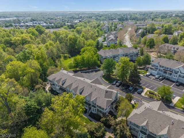 24 Kentworth Ct, Raritan Twp., NJ 08822