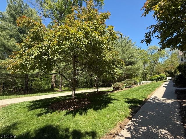 24 Kentworth Ct, Raritan Twp., NJ 08822