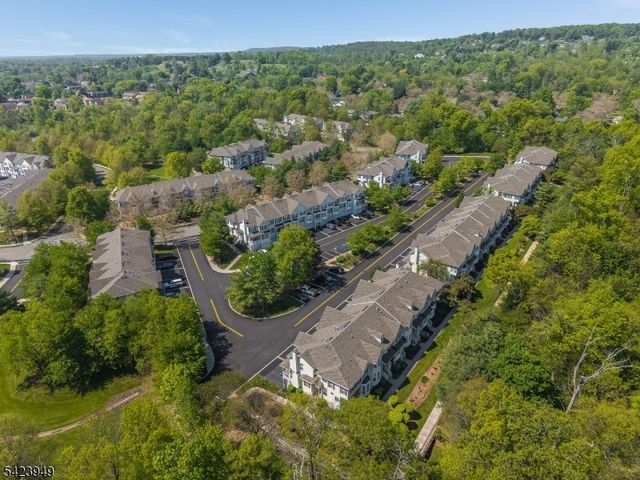 24 Kentworth Ct, Raritan Twp., NJ 08822