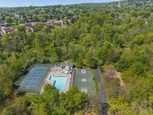 24 Kentworth Ct, Raritan Twp., NJ 08822