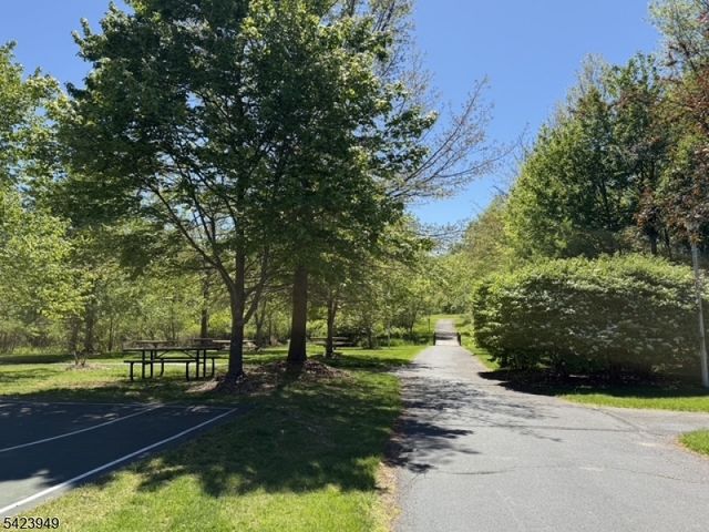 24 Kentworth Ct, Raritan Twp., NJ 08822