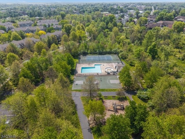 24 Kentworth Ct, Raritan Twp., NJ 08822