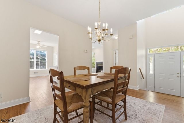 24 Kentworth Ct, Raritan Twp., NJ 08822