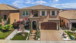 1922 E Amaryllis Avenue, Fresno, CA 93730