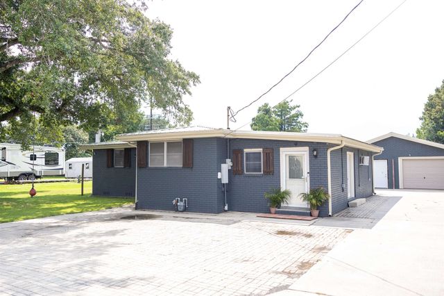 224 Ledet Ln, Larose, LA 70373
