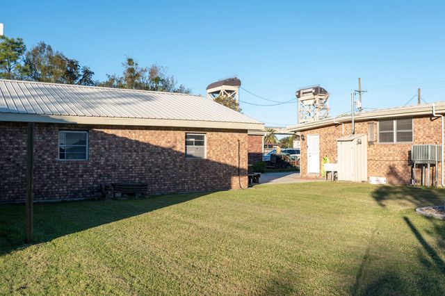 224 Ledet Ln, Larose, LA 70373