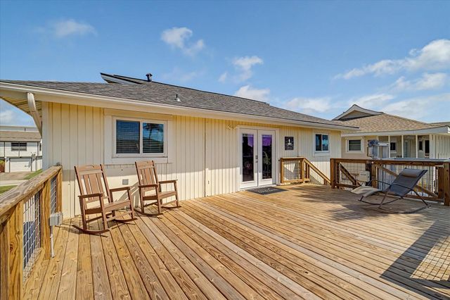 273 Barracuda Street, Bayou Vista, TX 77563