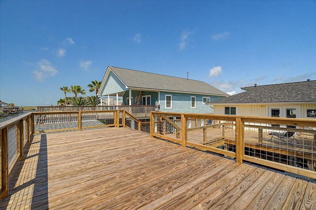 273 Barracuda Street, Bayou Vista, TX 77563