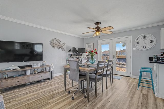273 Barracuda Street, Bayou Vista, TX 77563