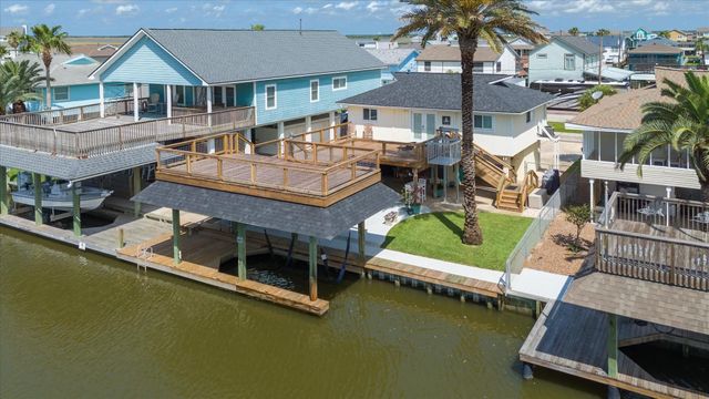 273 Barracuda Street, Bayou Vista, TX 77563