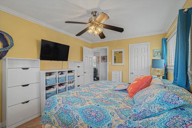 273 Barracuda Street, Bayou Vista, TX 77563