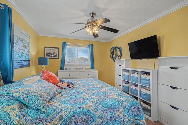 273 Barracuda Street, Bayou Vista, TX 77563