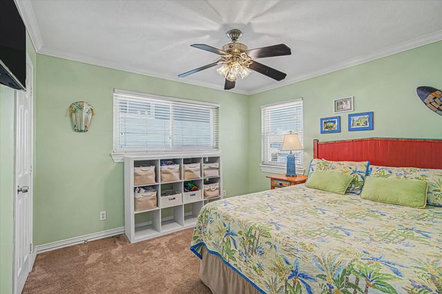 273 Barracuda Street, Bayou Vista, TX 77563