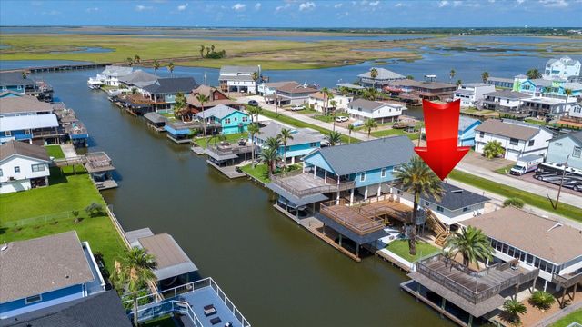 273 Barracuda Street, Bayou Vista, TX 77563