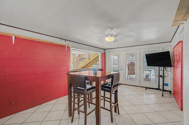 273 Barracuda Street, Bayou Vista, TX 77563