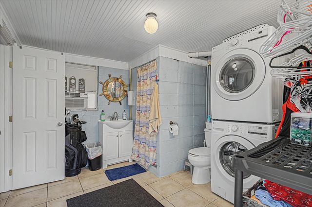 273 Barracuda Street, Bayou Vista, TX 77563