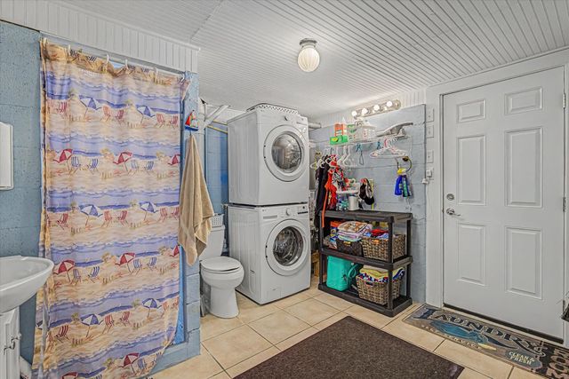 273 Barracuda Street, Bayou Vista, TX 77563