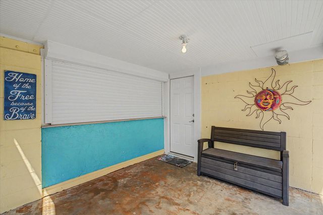 273 Barracuda Street, Bayou Vista, TX 77563