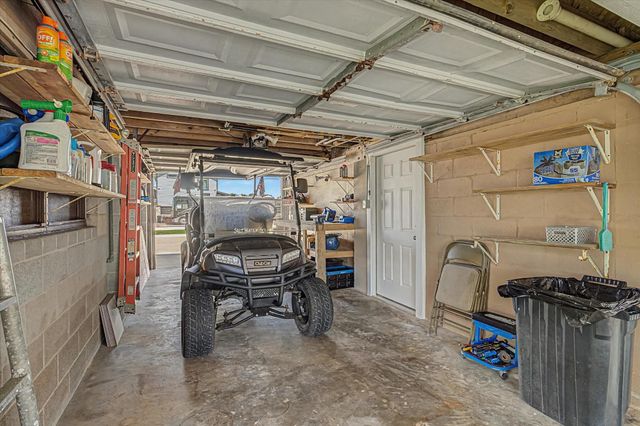 273 Barracuda Street, Bayou Vista, TX 77563