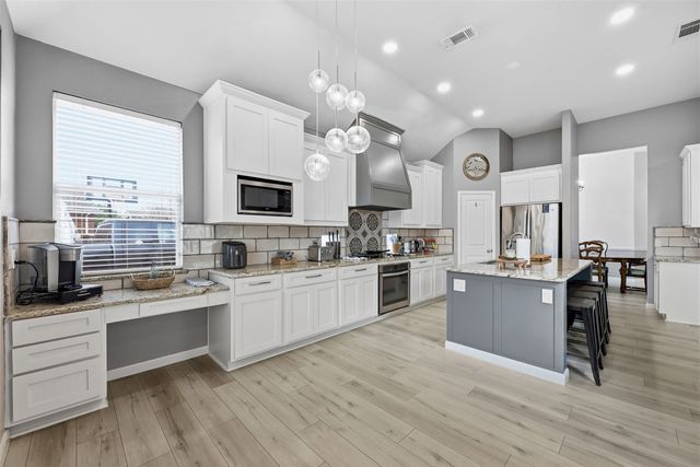 1801 Rim Rock Trail, Mansfield, TX 76063