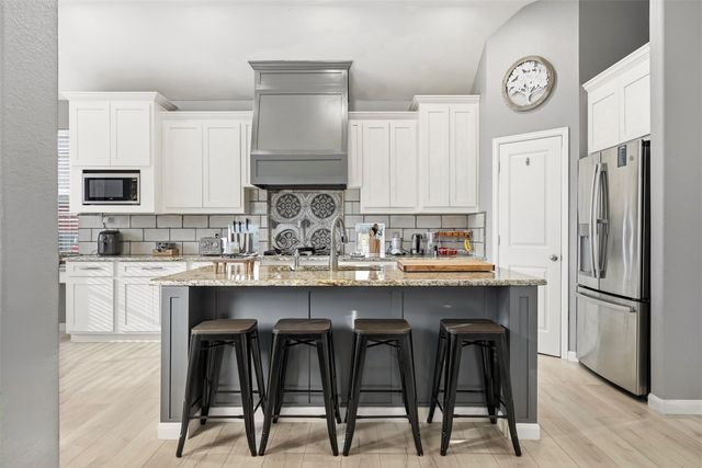 1801 Rim Rock Trail, Mansfield, TX 76063