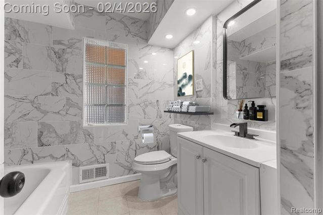 15051 Dixie, Redford, MI 48239