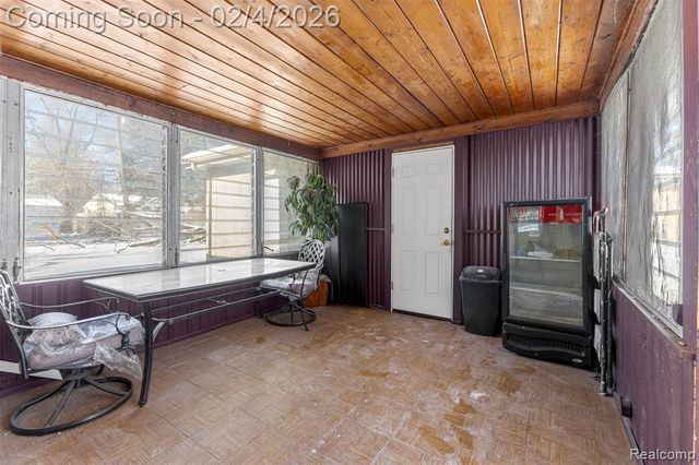 15051 Dixie, Redford, MI 48239