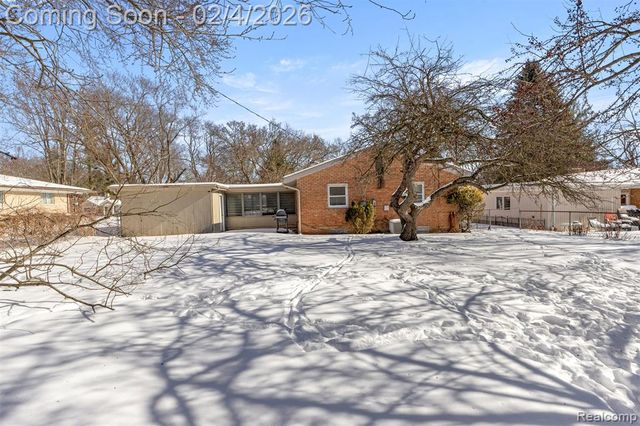 15051 Dixie, Redford, MI 48239