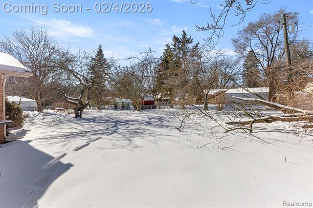 15051 Dixie, Redford, MI 48239