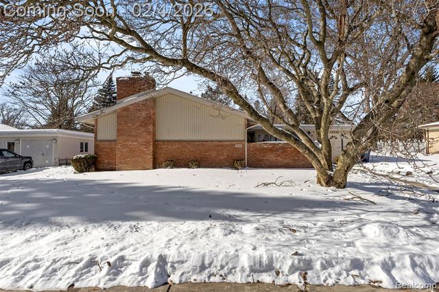 15051 Dixie, Redford, MI 48239