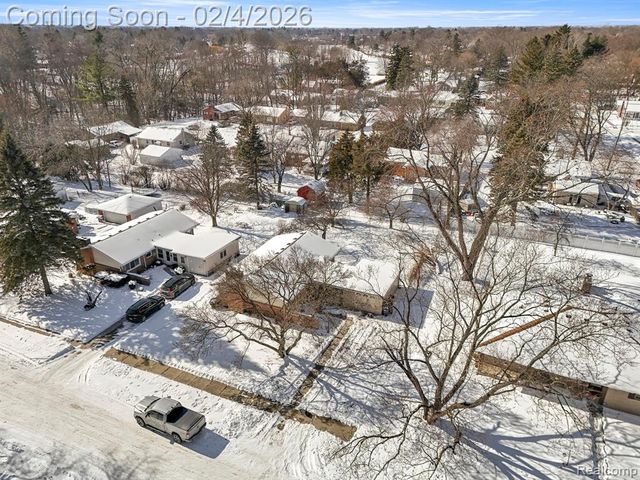 15051 Dixie, Redford, MI 48239