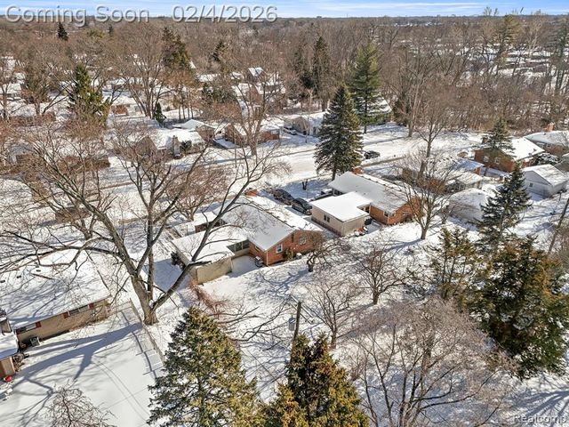 15051 Dixie, Redford, MI 48239