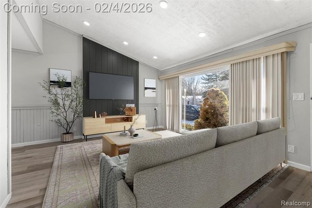 15051 Dixie, Redford, MI 48239